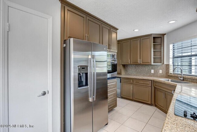 Building Photo - 101 Willow Pond Ln