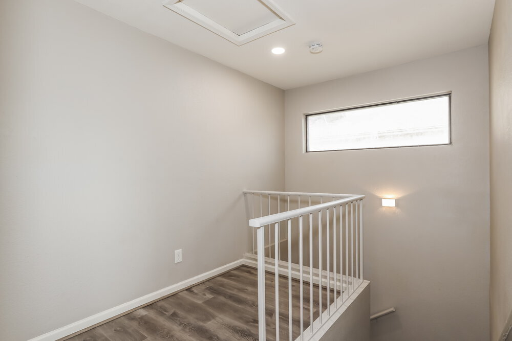 Building Photo - 8724 W John Cabot Rd