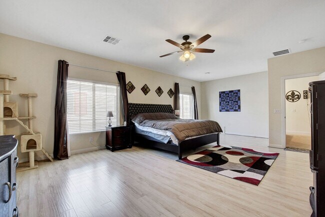 Building Photo - Beautiful Two Story Located on the Southwest