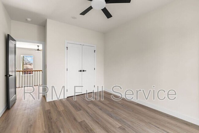 Building Photo - 2134 25th Ave N