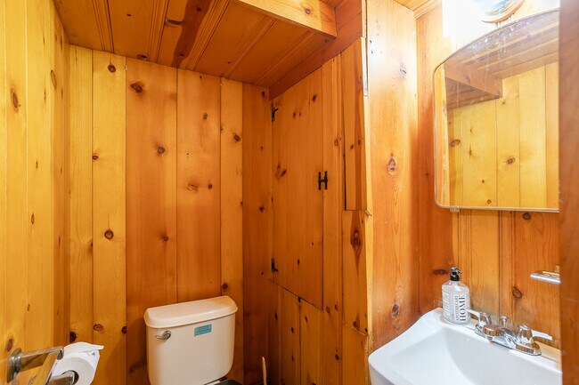 Building Photo - 306 Winona Blvd