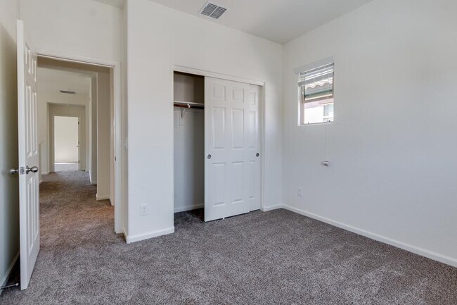 Building Photo - 3210 S Mingus Dr