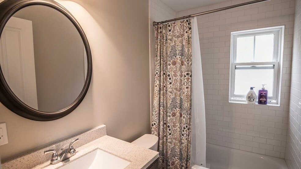 Building Photo - 12 Sargent St