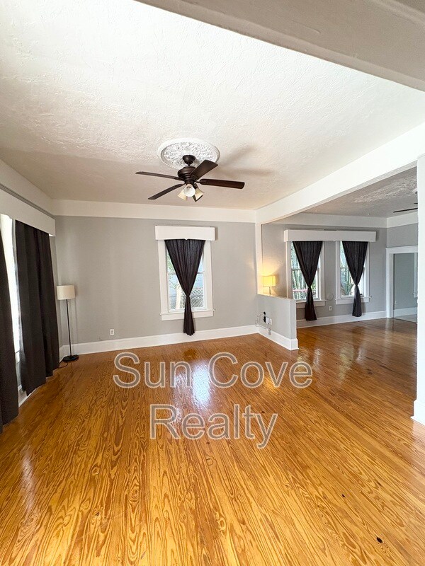 Building Photo - 1216 E 17th Ave