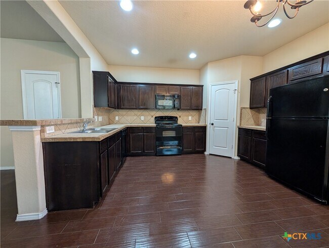 Building Photo - 1028 Brown Rock Dr