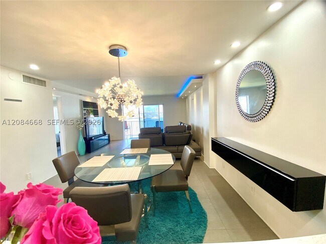 Building Photo - 400 Golden Isles Dr