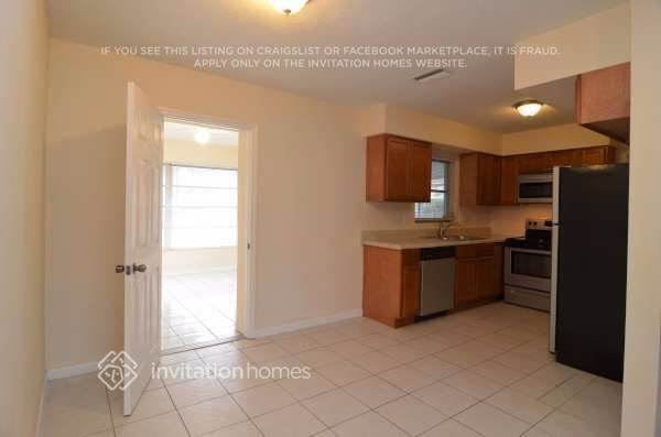 Building Photo - 11124 64th Terrace N