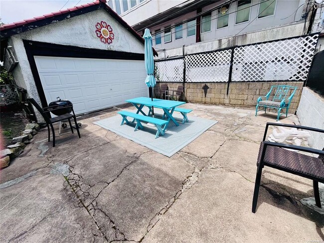 back yard space - 111 W Walnut St