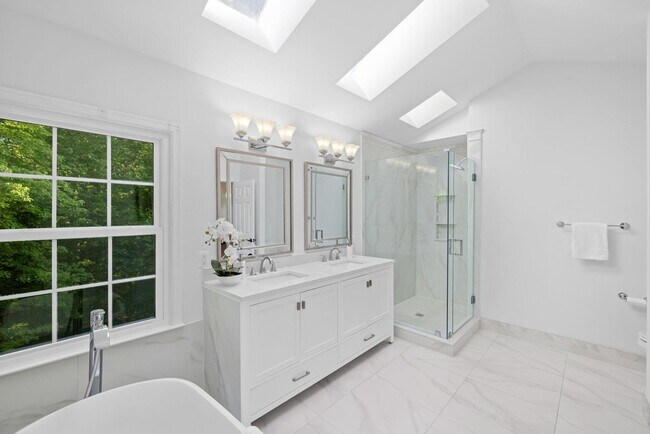 Building Photo - 6609 Heidi Ct
