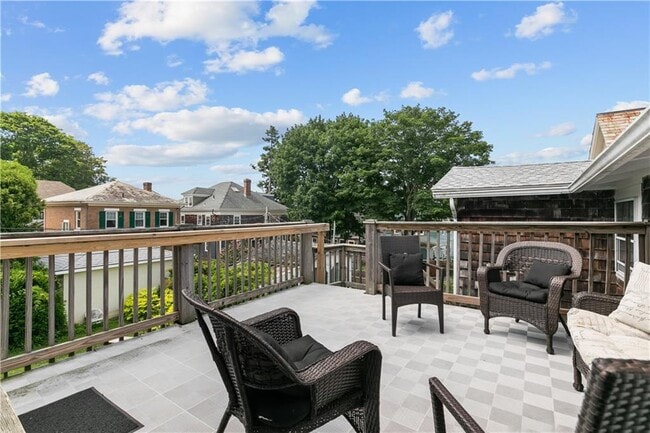 Building Photo - 36 Kay St