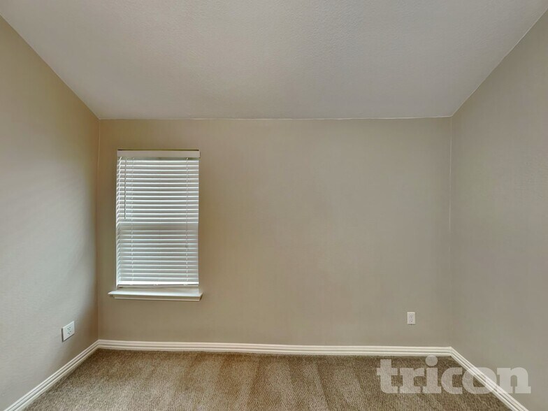 Building Photo - 205 Old Spanish Trail