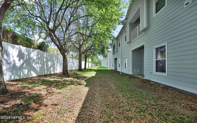 Building Photo - 7047 Deer Lodge Cir