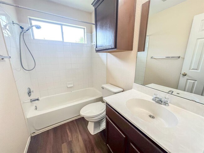 Building Photo - 1101 Whitley Dr