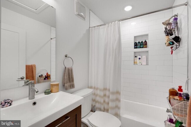 Building Photo - 1341 N Marston St