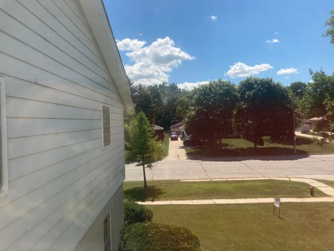 Building Photo - 3856 S 83rd St