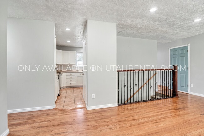 Building Photo - 1671 E 7080 S