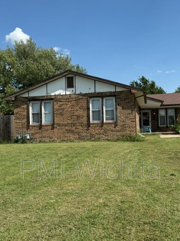 Primary Photo - 3216 S Walnut St