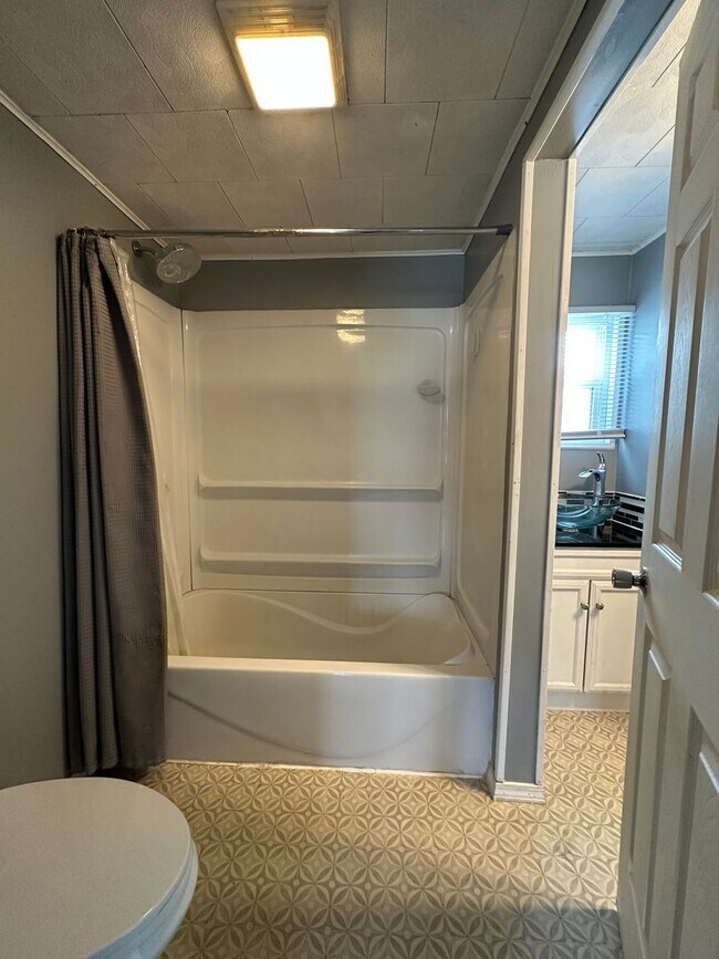 Building Photo - Your Yorktown Home Base | Love Coming Home