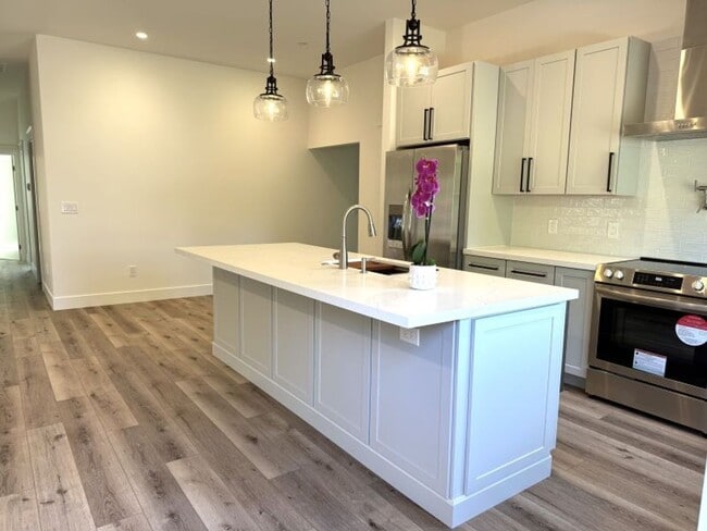 Primary Photo - Beautifully Renovated, Pet Friendly Novato...