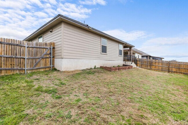 Building Photo - 217 Nathaniel Dr