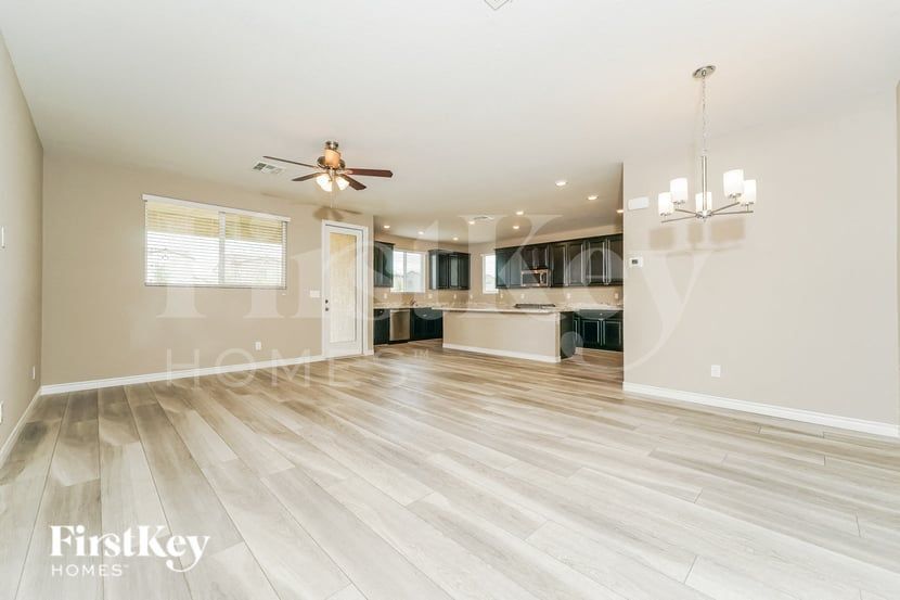 Building Photo - 6950 Denio Island St