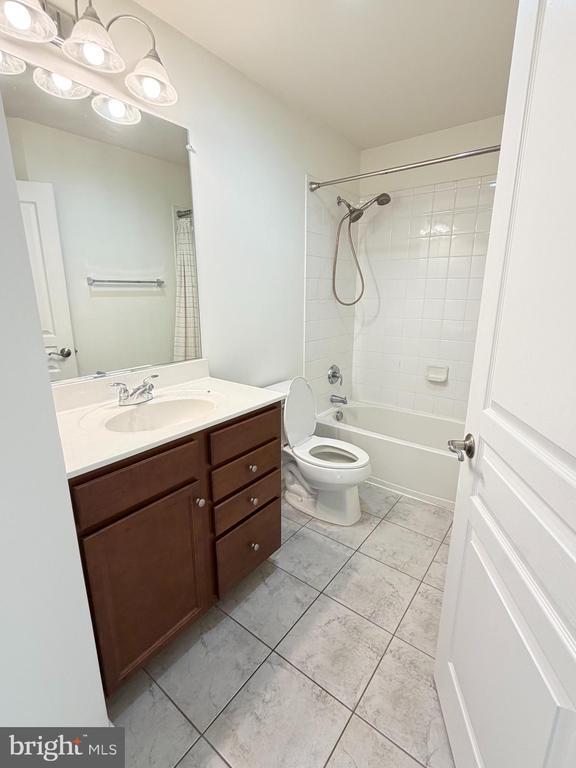 Building Photo - 8267 Heritage Crossing Ct