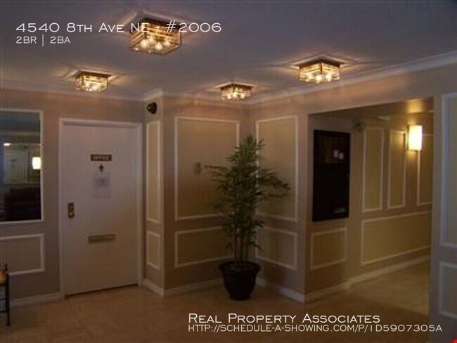 Building Photo - 4540 8th Ave NE