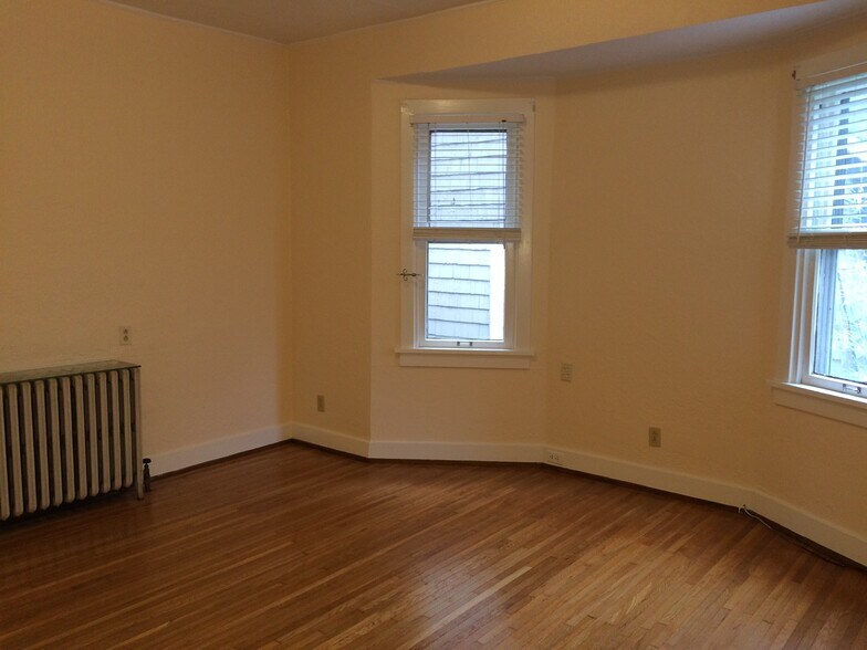 Building Photo - 924 Mifflin Ave
