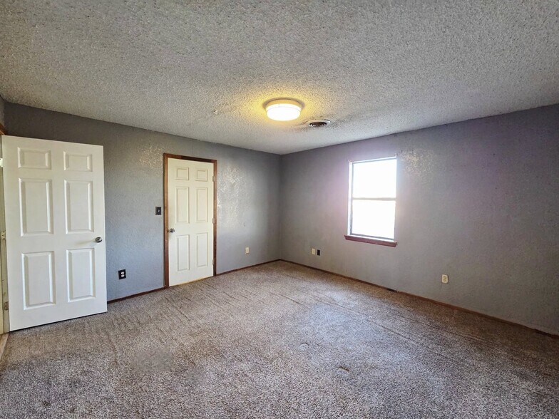 Building Photo - 1503 College Ave