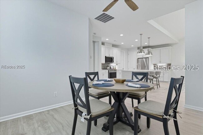 Building Photo - 215 Tropics Ave
