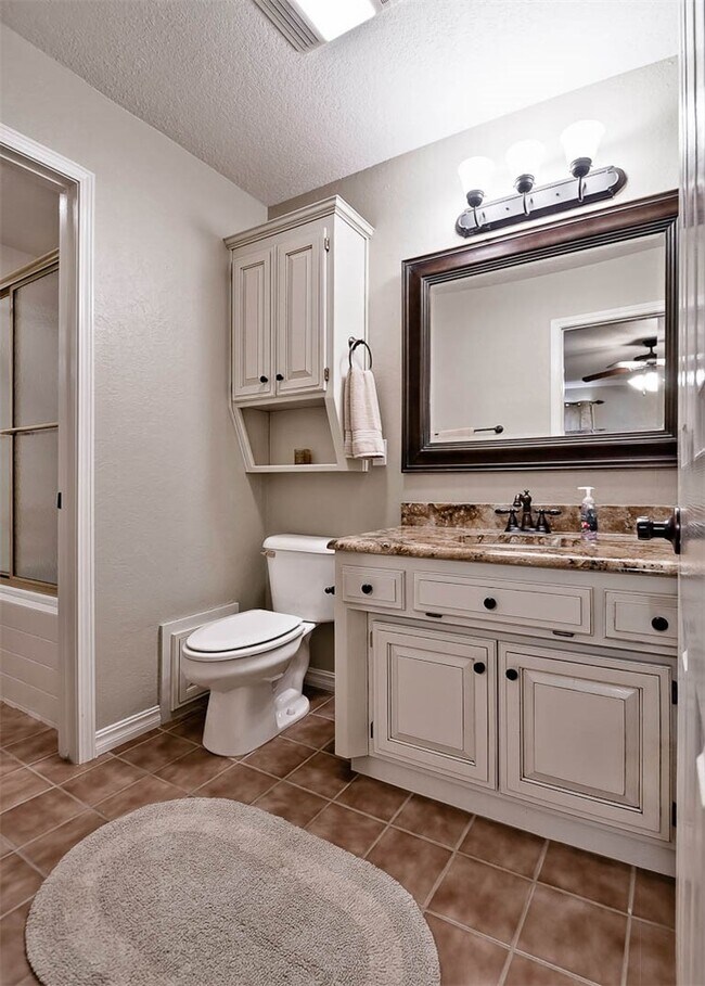 Building Photo - 5 S Prairie Dunes Dr