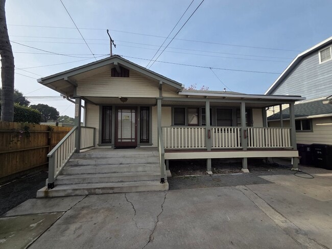 Building Photo - Raymond Ave 819/821