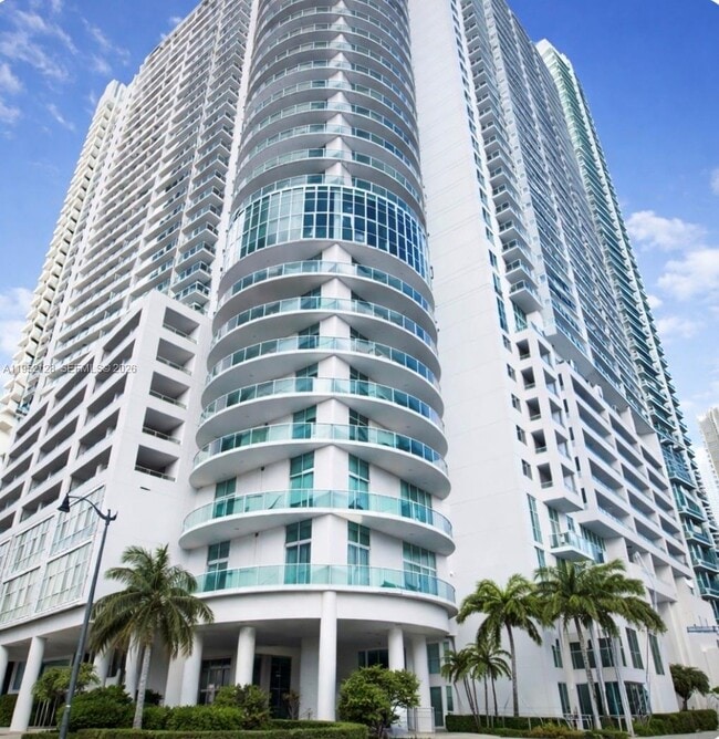 Building Photo - 1800 N Bayshore Dr