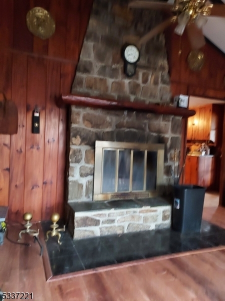 Primary Photo - 29 Lake Shore Rd W