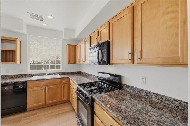 Building Photo - 8604 Splendid Leaf Ct