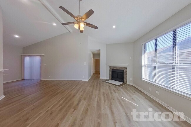 Building Photo - 1121 Cypress Ln