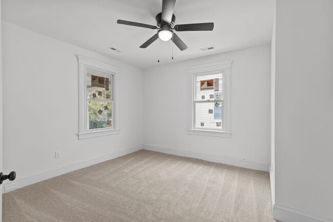 Building Photo - 255 Maryland Ave