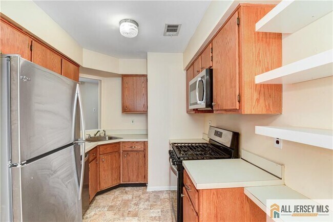 Building Photo - 1068 Schmidt Ln