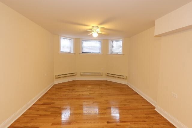 Building Photo - 1141 W Oakdale Ave