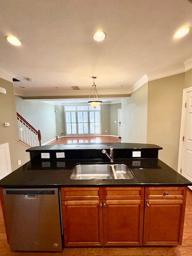 Building Photo - 645 Whetstone Glen St