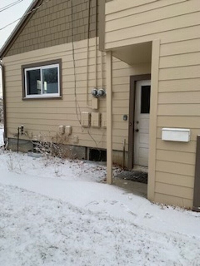 Building Photo - 732 Avenue F