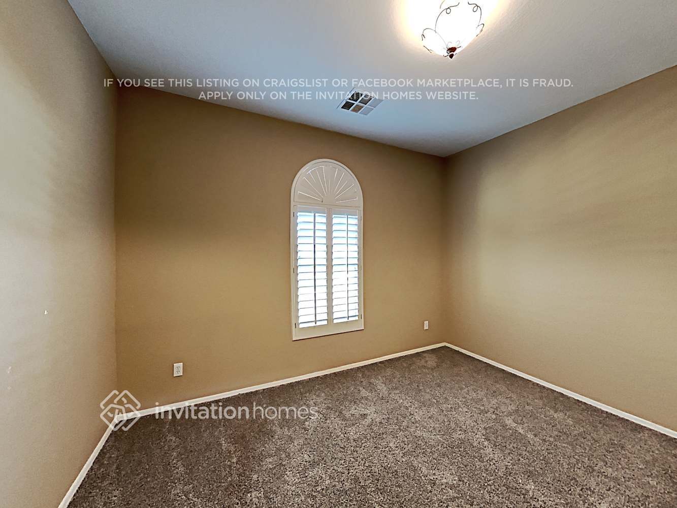 Building Photo - 21024 E Stonecrest Dr