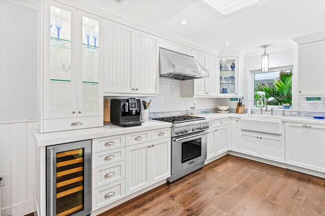 Building Photo - 3421 S Ocean Blvd