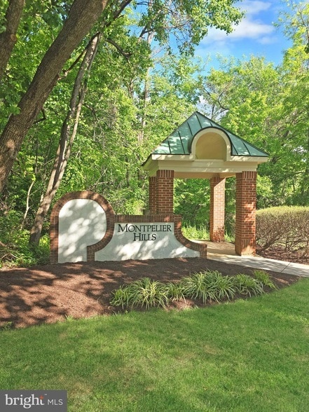 Building Photo - 12120 Apache Tears Cir