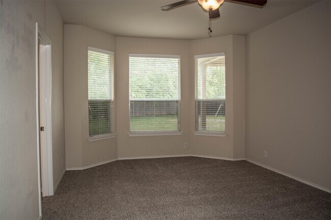 Building Photo - 520 Marlin Cir