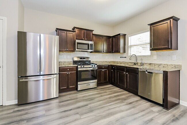 Building Photo - 481 Scotland Dr