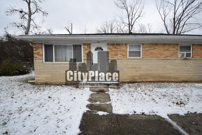 Primary Photo - 2410 N Lesley Ave