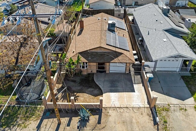 Building Photo - Stunning Mountain Views and Serene Living on Wood Street