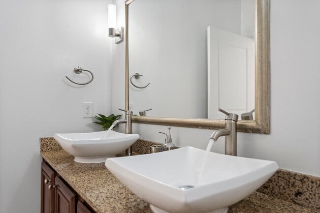 Building Photo - 2018 Renaissance Park Pl