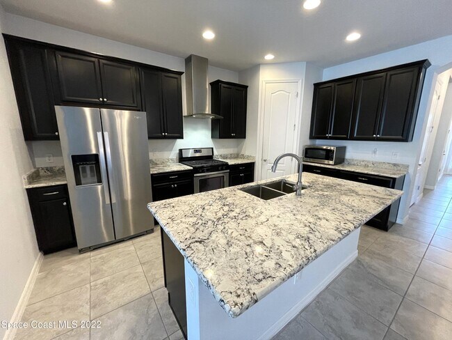 Building Photo - 2881 Casterton Dr